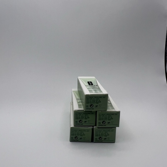 Clinique Skincare Moisturizer -7 day scrub cream 15 ml 5 pack - Picture 8 of 10